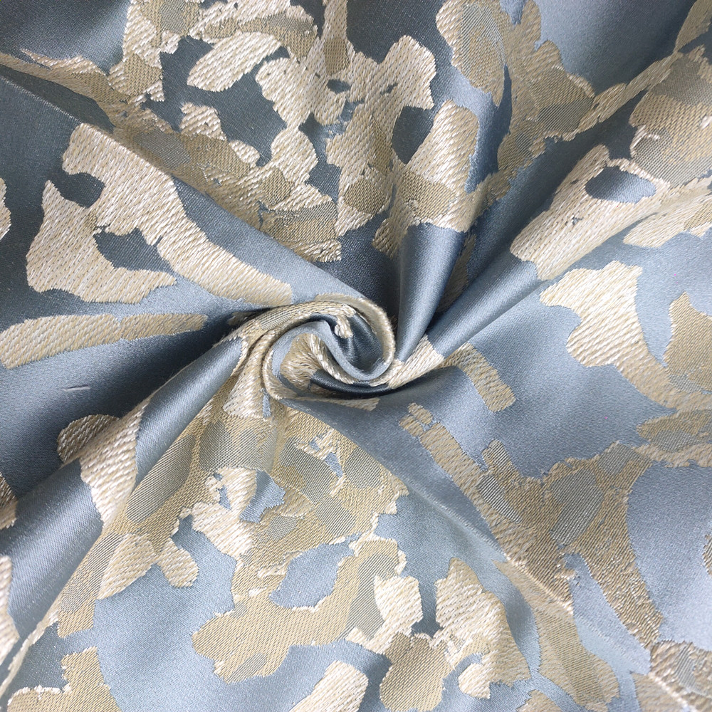Polyester Upholstery Fabric Yarn Dyed High Precision Jacquard Sofa Fabric 